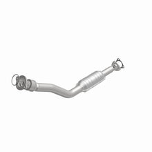 Load image into Gallery viewer, MagnaFlow Exhaust Products 51996 OEM Grade Direct-Fit Catalytic Converter for Select Chevrolet Malibu, Oldsmobile Achieva, Oldsmobile Alero, Oldsmobile Cutlass, Pontiac Grand Am