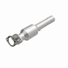 Load image into Gallery viewer, MagnaFlow Exhaust Products 21-989 OEM Grade Direct-Fit Catalytic Converter for Select Chevrolet Silverado 2500, Chevrolet Silverado HD, GMC Sierra 2500, GMC Sierra HD