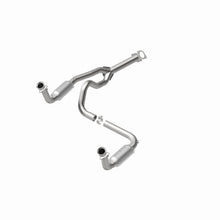 Load image into Gallery viewer, MagnaFlow Exhaust Products 49063 OEM Grade Direct-Fit Catalytic Converter for Select Chevrolet Express 1500, Chevrolet Express 2500, Chevrolet Express 3500, GMC Savana 1500, GMC Savana 2500, GMC Savana