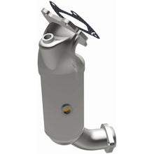 Load image into Gallery viewer, MagnaFlow Exhaust Products 52120 OEM Grade Manifold Catalytic Converter for Select Chrysler 200, Chrysler Town &amp; Country, Dodge Avenger, Dodge Grand Caravan, Dodge Journey, Ram C/V, Volkswagen Routan