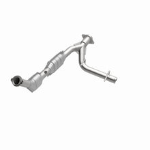 Load image into Gallery viewer, MagnaFlow Exhaust Products 458022 California CARB Direct-Fit Catalytic Converter for Select Ford Expedition