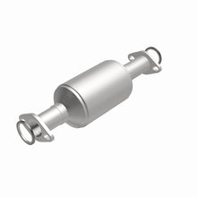 Load image into Gallery viewer, MagnaFlow Exhaust Products 3391884 California CARB Direct-Fit Catalytic Converter for Select Toyota 4Runner, Toyota Pickup