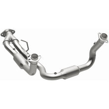 Load image into Gallery viewer, MagnaFlow Exhaust Products 4651686 California CARB Direct-Fit Catalytic Converter for Select Jeep Grand Cherokee