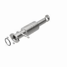 Load image into Gallery viewer, MagnaFlow Exhaust Products 52207 OEM Grade Direct-Fit Catalytic Converter for Select Toyota Highlander