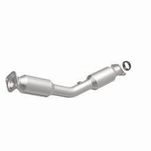 Load image into Gallery viewer, MagnaFlow Exhaust Products 551753 California CARB Direct-Fit Catalytic Converter for Select Nissan Sentra, Nissan Versa, Nissan Versa Note