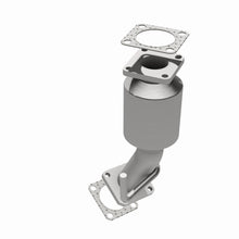 Load image into Gallery viewer, MagnaFlow Exhaust Products 93198 Standard Grade Direct-Fit Catalytic Converter for Select Honda Passport, Isuzu Rodeo