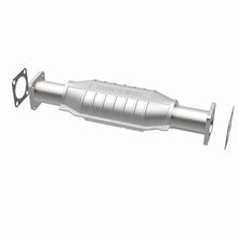 Load image into Gallery viewer, MagnaFlow Exhaust Products 3391657 California CARB Direct-Fit Catalytic Converter for Select Isuzu Pickup, Isuzu Rodeo, Isuzu Trooper