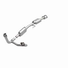 Load image into Gallery viewer, MagnaFlow Exhaust Products 447250 California CARB Direct-Fit Catalytic Converter for Select Ford Aerostar