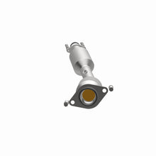 Load image into Gallery viewer, MagnaFlow Exhaust Products 6511753 California CARB Direct-Fit Catalytic Converter for Select Nissan Versa, Nissan Versa Note