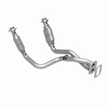 Load image into Gallery viewer, MagnaFlow Exhaust Products 4451631 California CARB Direct-Fit Catalytic Converter for Select Ford F-250 Super Duty