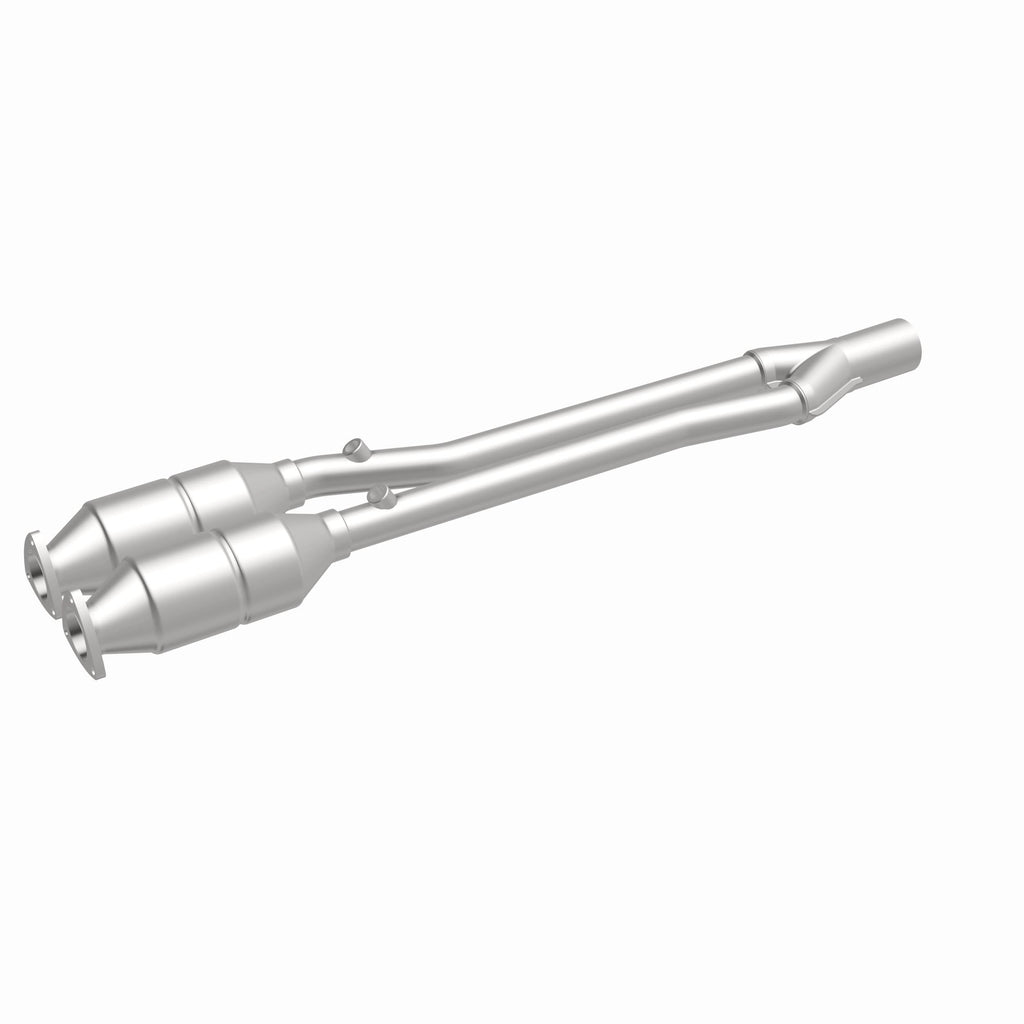 MagnaFlow Exhaust Products 49013 OEM Grade Direct-Fit Catalytic Converter for Select Audi TT Quattro, Volkswagen R32