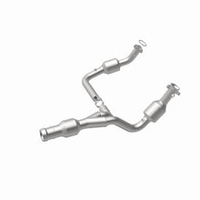 Load image into Gallery viewer, MagnaFlow Exhaust Products 52616 OEM Grade Direct-Fit Catalytic Converter for Select Cadillac Escalade, Cadillac Escalade ESV, Cadillac Escalade EXT, Chevrolet Silverado 1500, GMC Sierra 1500, GMC Yukon, GMC Yukon XL