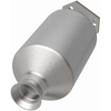 Load image into Gallery viewer, MagnaFlow Exhaust Products 3391916 California CARB Direct-Fit Catalytic Converter for Select Volkswagen Vanagon
