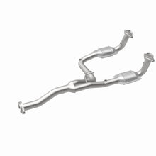 Load image into Gallery viewer, MagnaFlow Exhaust Products 23957 HM Grade Direct-Fit Catalytic Converter for Select Jeep Liberty