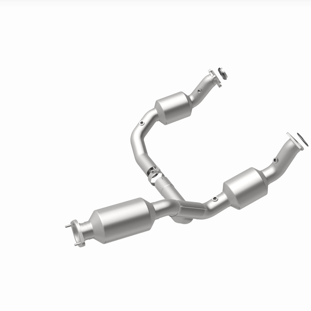 MagnaFlow Exhaust Products 280429 OEM Grade Direct-Fit Catalytic Converter for Select Chevrolet Express 2500, Chevrolet Express 3500, Chevrolet Express 4500, GMC Savana 2500, GMC Savana 3500, GMC Savana