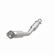 Load image into Gallery viewer, MagnaFlow Exhaust Products 551753 California CARB Direct-Fit Catalytic Converter for Select Nissan Sentra, Nissan Versa, Nissan Versa Note