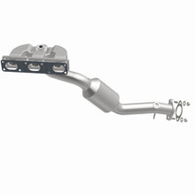 Load image into Gallery viewer, MagnaFlow Exhaust Products 5531758 California CARB Manifold Catalytic Converter for Select BMW 325Ci, BMW 325i