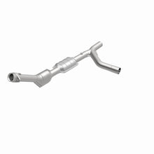 Load image into Gallery viewer, MagnaFlow Exhaust Products 447157 California CARB Direct-Fit Catalytic Converter for Select Ford E-150 Econoline, Ford E-150 Econoline Club Wagon