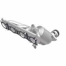 Load image into Gallery viewer, MagnaFlow Exhaust Products 5631271 California CARB Manifold Catalytic Converter for Select Nissan Cube, Nissan Sentra