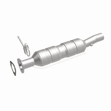 Load image into Gallery viewer, MagnaFlow Exhaust Products 52228 OEM Grade Direct-Fit Catalytic Converter for Select Ford E-350 Super Duty, Ford E-450 Super Duty, Ford F-250, Ford F-250 Super Duty, Ford F-350 Super Duty, Ford F-450 Super Duty, Ford F-550 Super Duty