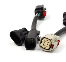 Load image into Gallery viewer, AlphaRex 620041 Wiring Adapter for Taillight Assembly for Select Chevrolet Silverado 1500, Chevrolet Silverado HD, Chevrolet Silverado HD, GMC Sierra HD