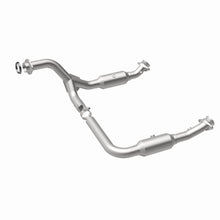 Load image into Gallery viewer, MagnaFlow Exhaust Products 5451672 California CARB Direct-Fit Catalytic Converter for Select Ford Explorer, Mercury Mountaineer