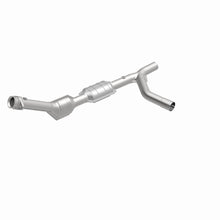 Load image into Gallery viewer, MagnaFlow Exhaust Products 447157 California CARB Direct-Fit Catalytic Converter for Select Ford E-150 Econoline, Ford E-150 Econoline Club Wagon