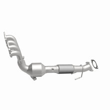 Load image into Gallery viewer, MagnaFlow Exhaust Products 5631153 California CARB Manifold Catalytic Converter for Select Ford Focus