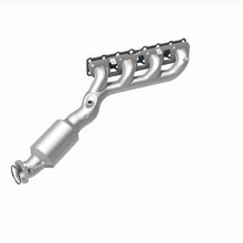 Load image into Gallery viewer, MagnaFlow Exhaust Products 50381 HM Grade Manifold Catalytic Converter for Select INFINITI QX56, Nissan Armada, Nissan NV2500, Nissan NV3500, Nissan Pathfinder, Nissan Pathfinder Armada, Nissan TITAN