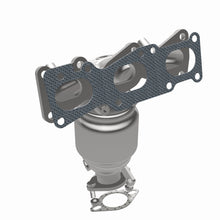 Load image into Gallery viewer, MagnaFlow Exhaust Products 5531089 California CARB Manifold Catalytic Converter for Select Hyundai Santa Fe, Kia Sorento