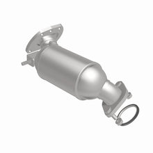 Load image into Gallery viewer, MagnaFlow Exhaust Products 22-009 OEM Grade Manifold Catalytic Converter for Select Lexus RX350, Lexus RX350L, Toyota Highlander, Toyota Sienna