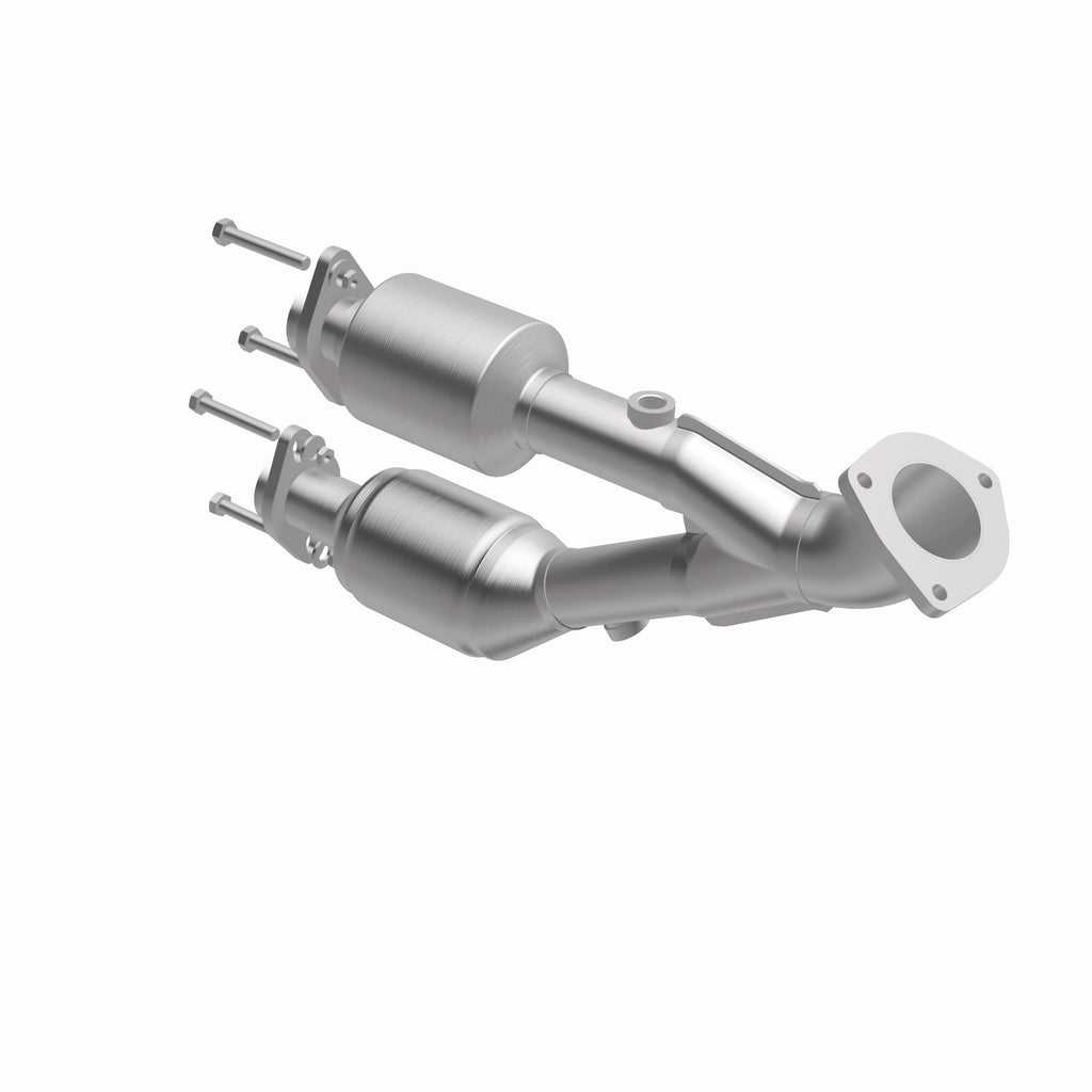 MagnaFlow Exhaust Products 49465 OEM Grade Direct-Fit Catalytic Converter for Select Jeep Cherokee