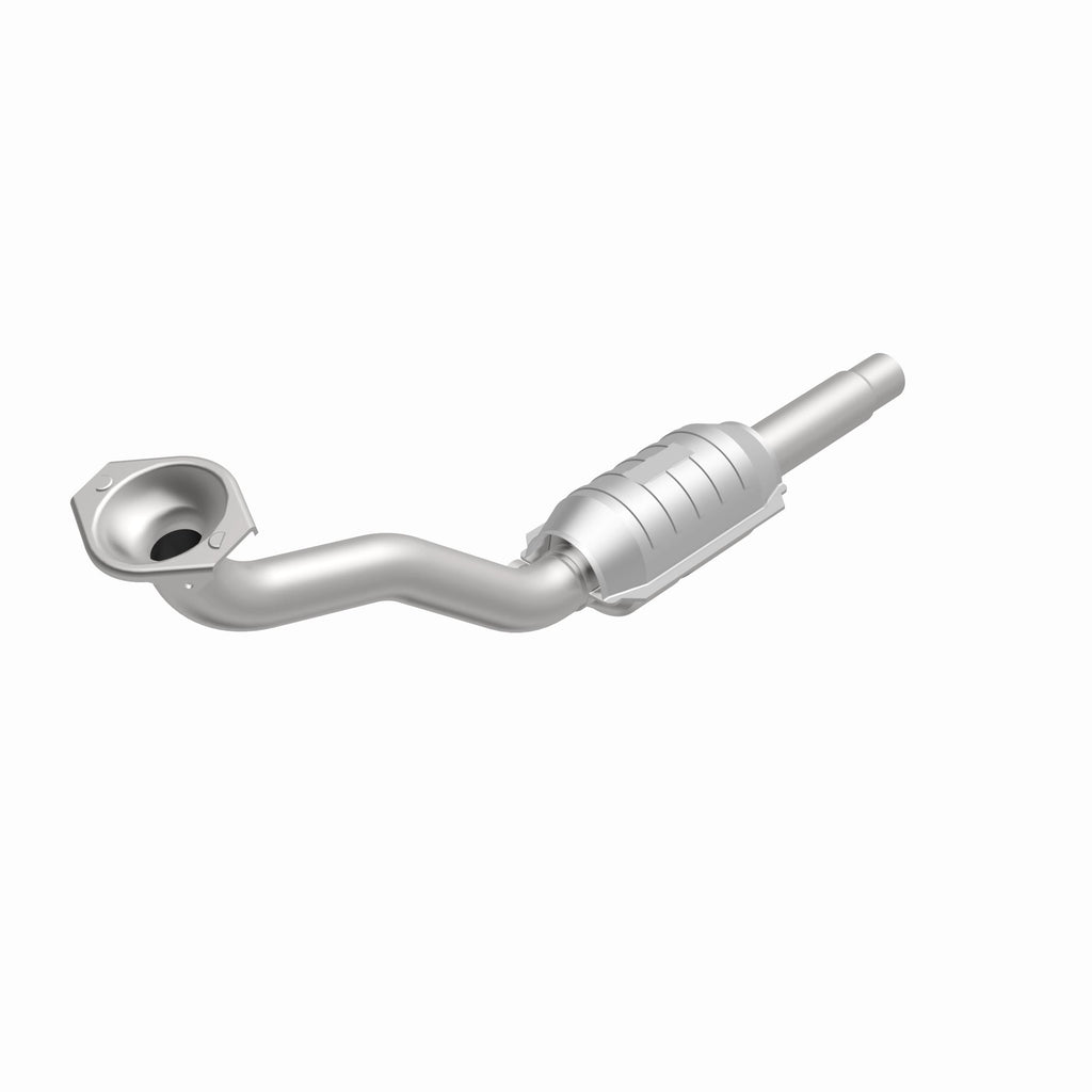 MagnaFlow Exhaust Products 22923 Standard Grade Direct-Fit Catalytic Converter for Select Volkswagen Golf, Volkswagen Jetta