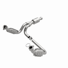 Load image into Gallery viewer, MagnaFlow Exhaust Products 51578 OEM Grade Direct-Fit Catalytic Converter for Select Cadillac Escalade, Chevrolet Avalanche, Chevrolet Silverado 1500, Chevrolet Suburban 1500, Chevrolet Tahoe, GMC Sierra 1500, GMC Yukon, GMC Yukon XL