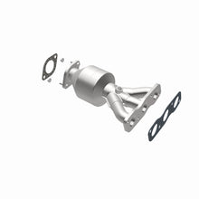 Load image into Gallery viewer, MagnaFlow Exhaust Products 51772 OEM Grade Manifold Catalytic Converter for Select Mitsubishi Outlander