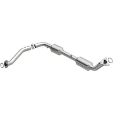 Load image into Gallery viewer, MagnaFlow Exhaust Products 5582629 California CARB Direct-Fit Catalytic Converter for Select Toyota Tundra
