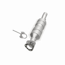 Load image into Gallery viewer, MagnaFlow Exhaust Products 52228 OEM Grade Direct-Fit Catalytic Converter for Select Ford E-350 Super Duty, Ford E-450 Super Duty, Ford F-250, Ford F-250 Super Duty, Ford F-350 Super Duty, Ford F-450 Super Duty, Ford F-550 Super Duty