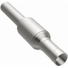 Load image into Gallery viewer, MagnaFlow Exhaust Products 3391477 California CARB Direct-Fit Catalytic Converter for Select Chevrolet C2500, Chevrolet C2500 Suburban, Chevrolet C3500, Chevrolet K2500, Chevrolet K2500 Suburban, Chevrolet K3500, Chevrolet P30, Chevrolet R20 Suburban,