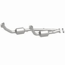 Load image into Gallery viewer, MagnaFlow Exhaust Products 3391353 California CARB Direct-Fit Catalytic Converter for Select Ford Windstar