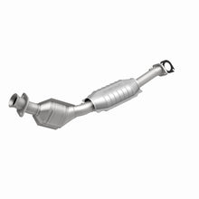 Load image into Gallery viewer, MagnaFlow Exhaust Products 441101 California CARB Direct-Fit Catalytic Converter for Select Ford Crown Victoria, Lincoln Town Car, Mercury Grand Marquis