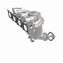 Load image into Gallery viewer, MagnaFlow Exhaust Products 5582998 California CARB Manifold Catalytic Converter for Select Hyundai Santa Fe, Kia Sorento