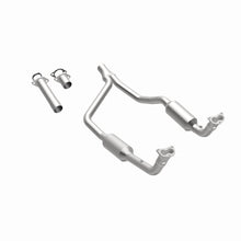 Load image into Gallery viewer, MagnaFlow Exhaust Products 3391821 California CARB Direct-Fit Catalytic Converter for Select Land Rover Range Rover