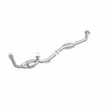 Load image into Gallery viewer, MagnaFlow Exhaust Products 447163 California CARB Direct-Fit Catalytic Converter for Select Toyota Sienna