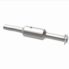 Load image into Gallery viewer, MagnaFlow Exhaust Products 280434 OEM Grade Direct-Fit Catalytic Converter for Select Ford F-350 Super Duty, Ford F-450 Super Duty, Ford F-550 Super Duty