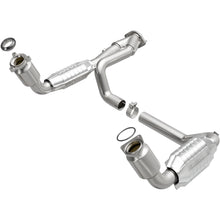 Load image into Gallery viewer, MagnaFlow Exhaust Products 458062 California CARB Direct-Fit Catalytic Converter for Select Cadillac Escalade, Chevrolet Avalanche 1500, Chevrolet Silverado 1500, Chevrolet Suburban 1500, Chevrolet Tahoe, GMC Sierra 1500, GMC Yukon, GMC Yukon XL
