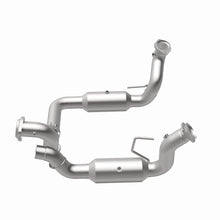 Load image into Gallery viewer, MagnaFlow Exhaust Products 280246 OEM Grade Direct-Fit Catalytic Converter for Select Ford F-250 Super Duty, Ford F-350 Super Duty