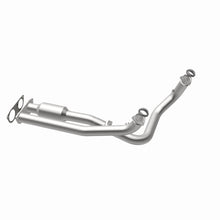 Load image into Gallery viewer, MagnaFlow Exhaust Products 95470 HM Grade Direct-Fit Catalytic Converter for Select Chevrolet C2500, Chevrolet C2500 Suburban, Chevrolet C3500, Chevrolet K2500, Chevrolet K2500 Suburban, Chevrolet K3500, GMC C2500, GMC C2500 Suburban, GMC C3500, GMC