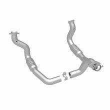 Load image into Gallery viewer, MagnaFlow Exhaust Products 52297 OEM Grade Direct-Fit Catalytic Converter for Select Ford F-250 Super Duty, Ford F-350 Super Duty