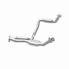 Load image into Gallery viewer, MagnaFlow Exhaust Products 51097 OEM Grade Direct-Fit Catalytic Converter for Select Cadillac Escalade, Chevrolet Avalanche 1500, Chevrolet Silverado 1500, Chevrolet Silverado Classic, Chevrolet Silverado 2500, Chevrolet Suburban 1500, Chevrolet Tahoe,