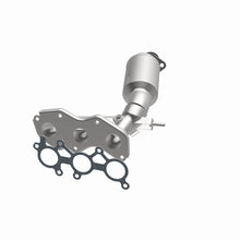 Load image into Gallery viewer, MagnaFlow Exhaust Products 5582556 California CARB Manifold Catalytic Converter for Select Toyota Sienna